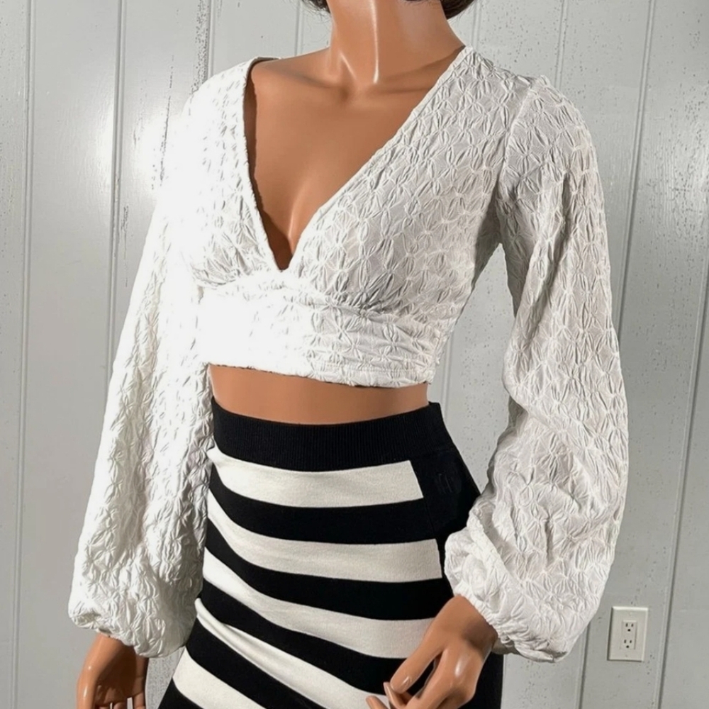 NWOT Zara White Ruched Crop Blouse with Bishop Sleeves